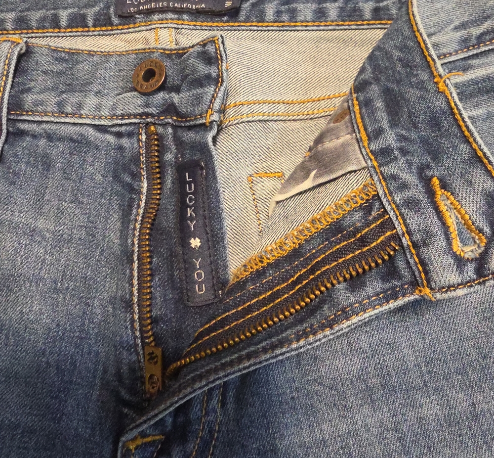 Lucky Brand Men's Straight Jeans Blue with Gold Stitching